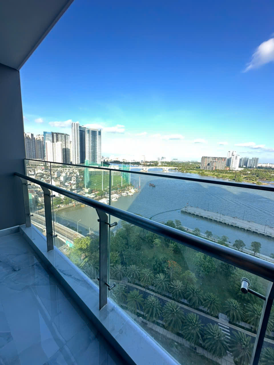 Thuê Căn Hộ Vinhomes BaSon Quận 1