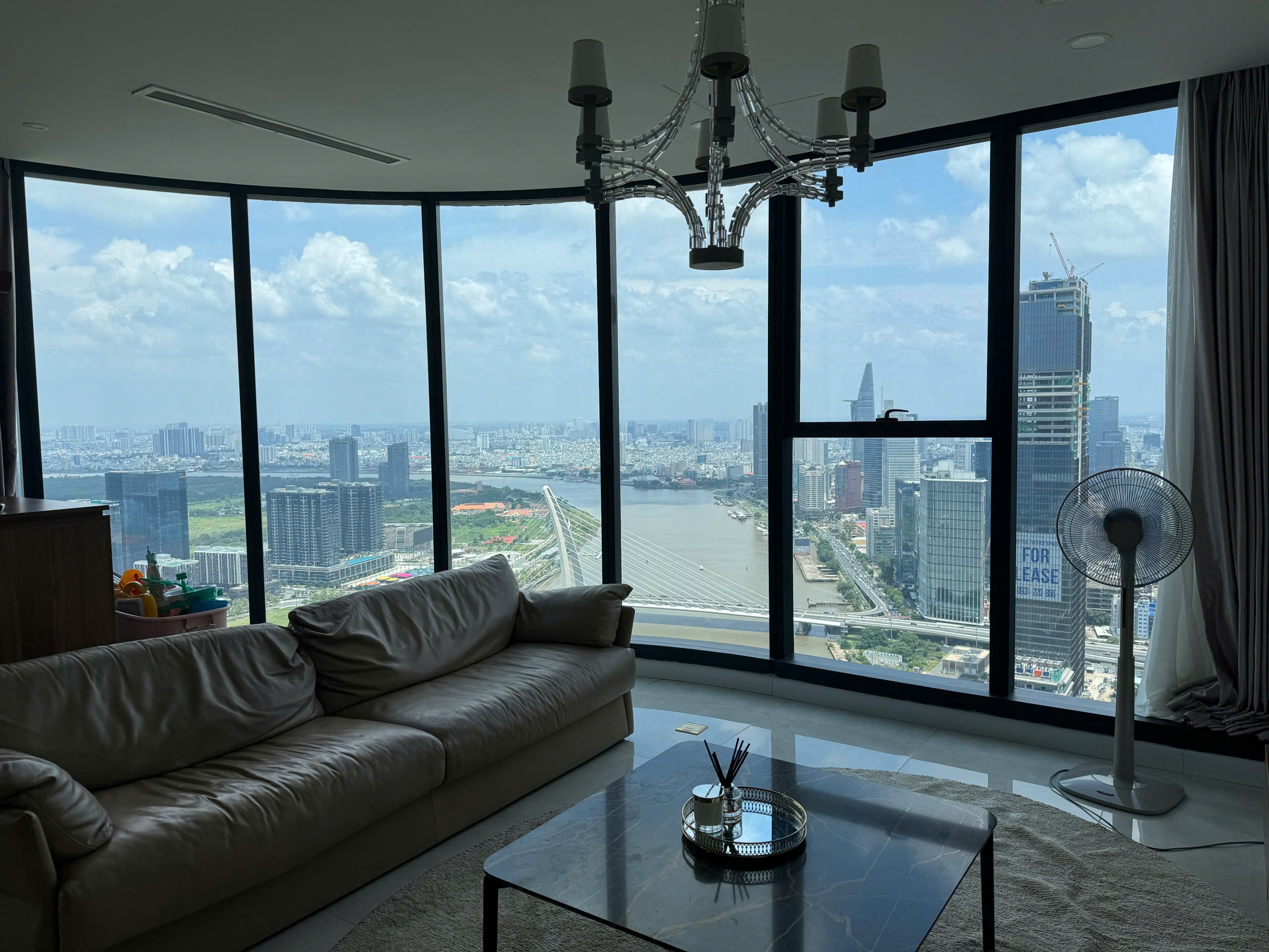 Cho Thuê Căn Hộ Vinhomes Quận 1 Đầy Đủ Tiện Nghi Phù Hợp Cho Gia Đình