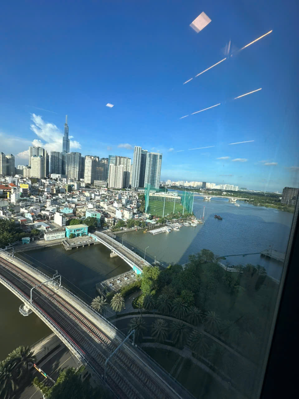 Cho Thuê Căn Hộ Vinhomes Quận 1 Đầy Đủ Tiện Nghi Phù Hợp Cho Gia Đình