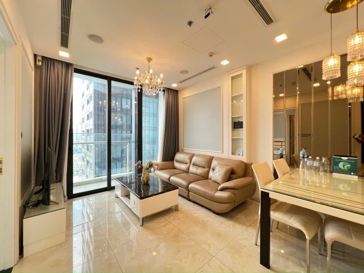 Giải Đáp Vinhomes Golden River Bàn Giao Năm Nào?