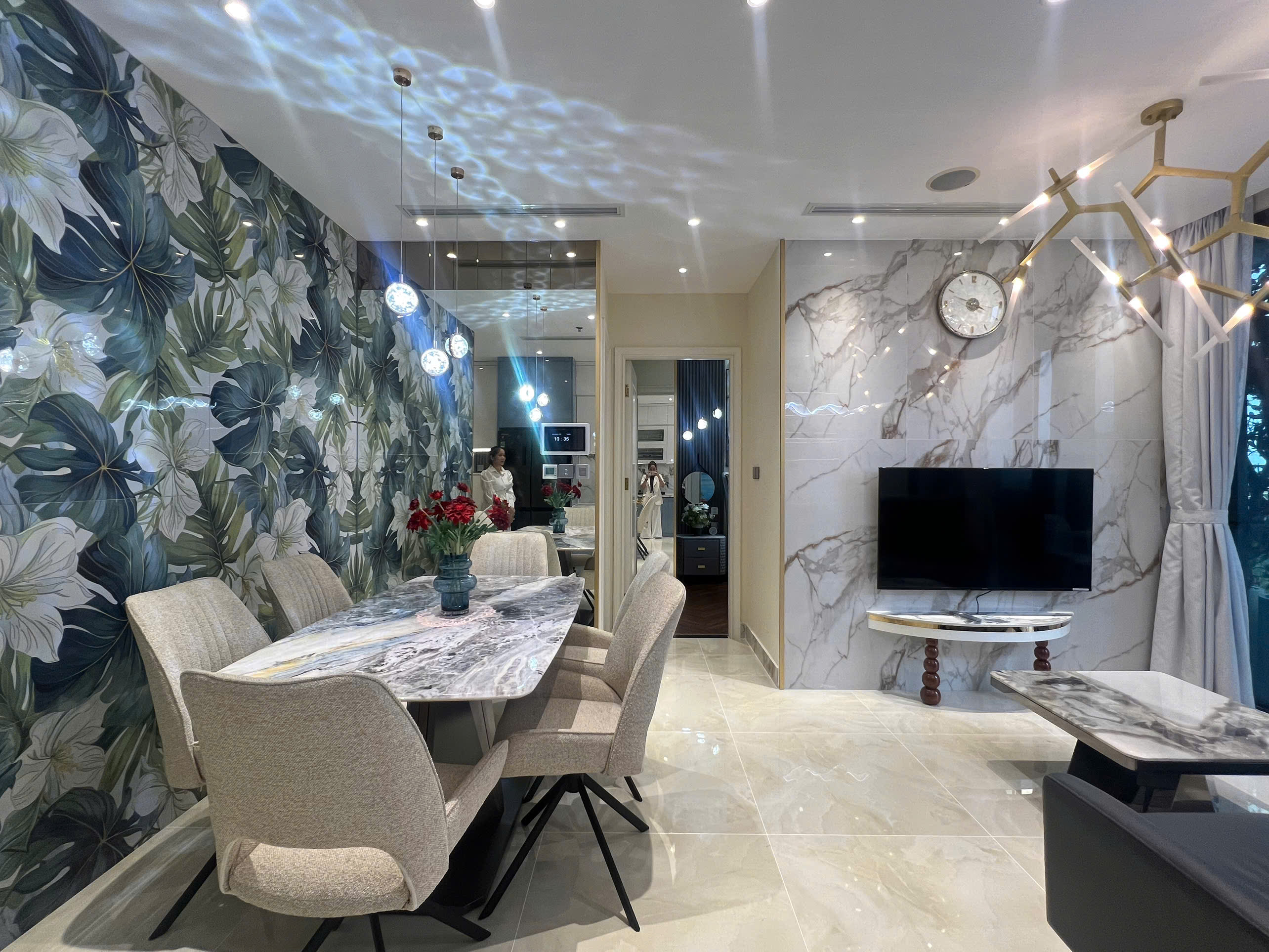 Bán Hoặc Cho Thuê Căn Hộ Vinhomes Bason 2 Phòng Ngủ