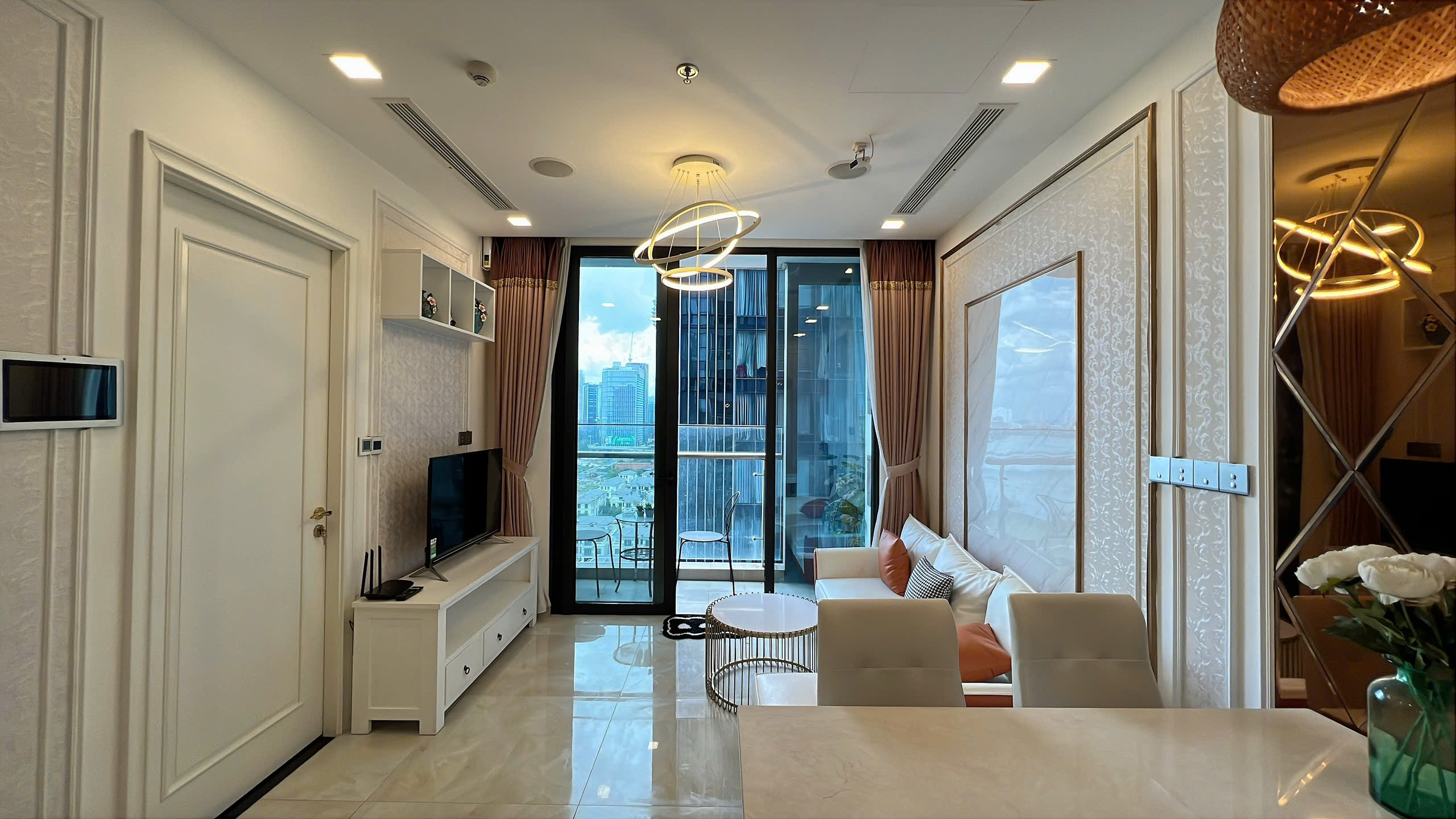 Cho Thuê Căn Hộ 2PN Dự Án Bason Quận 1 Vew Sông
