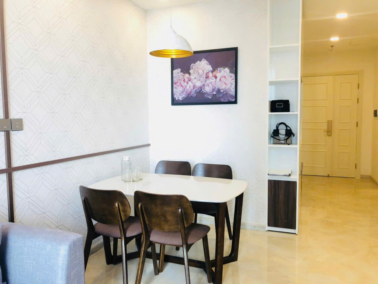 Cho Thuê Căn Hộ Vinhomes Quận 1 Thiết Kế 64m2, 2PN - 2WC