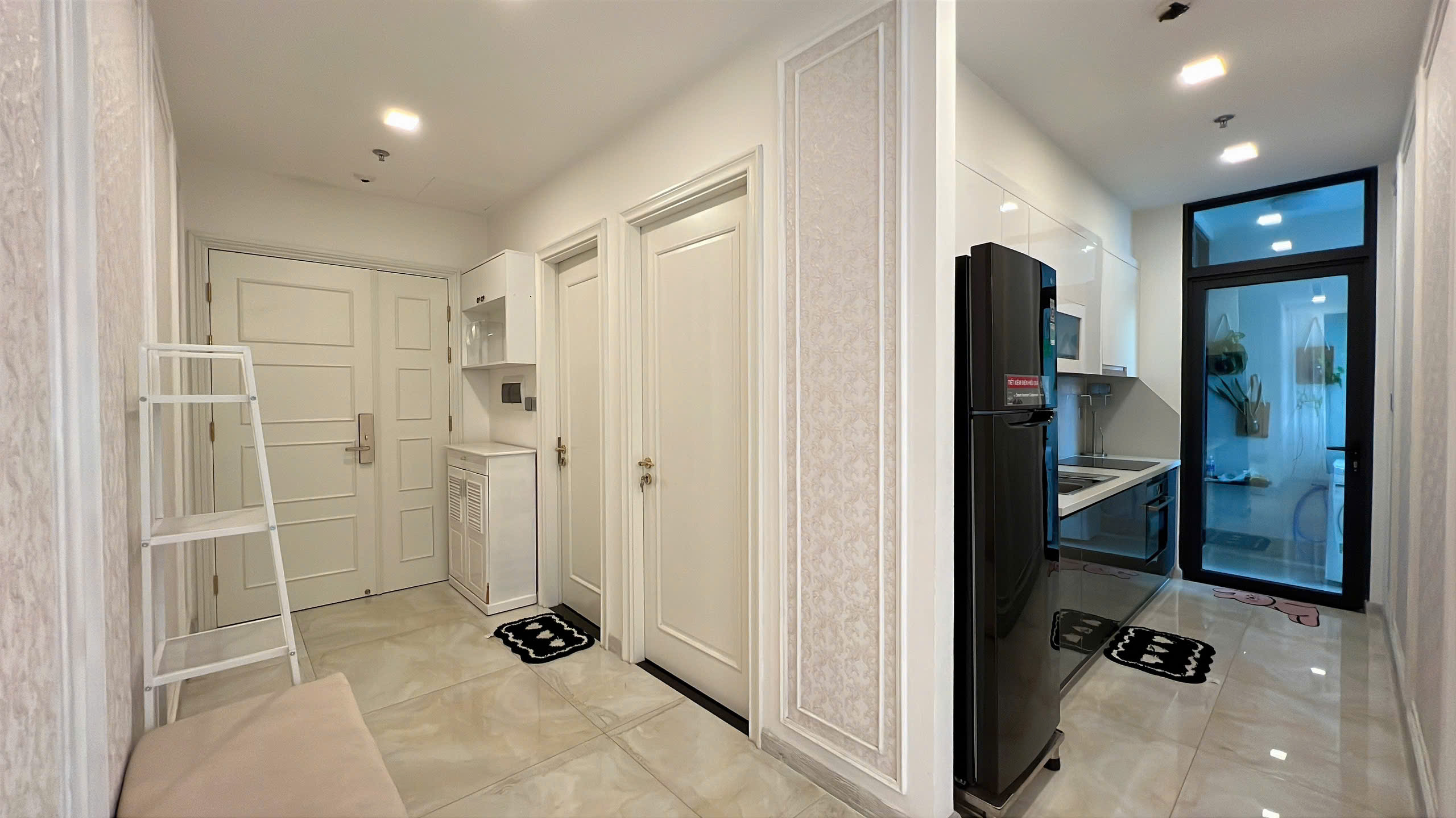 Cho thuê căn hộ 2PN Vinhomes Bason Quận 1
