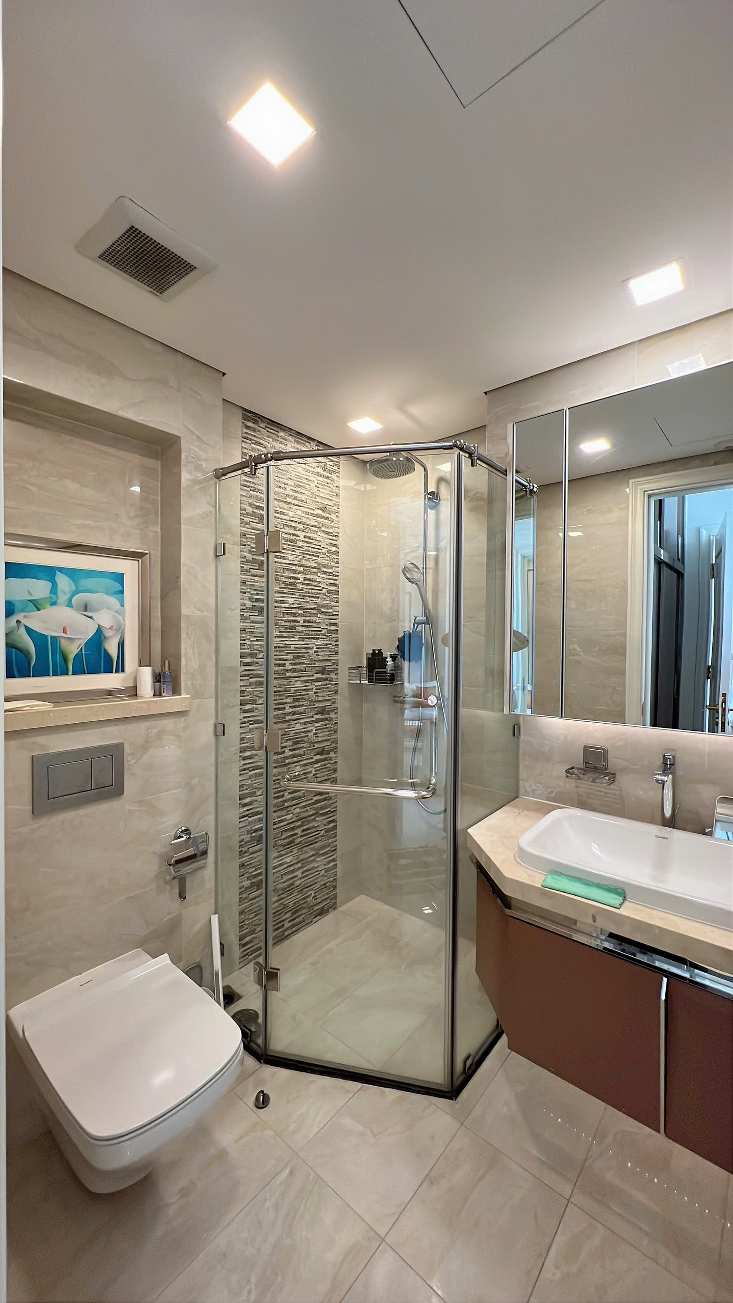 Cho thuê căn hộ 2PN Vinhomes Bason Quận 1
