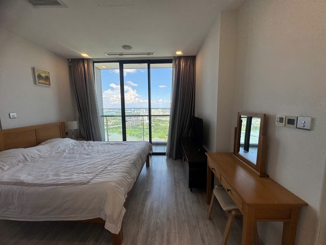 phòng ngủ master có view nhìn ra sông sài gòn