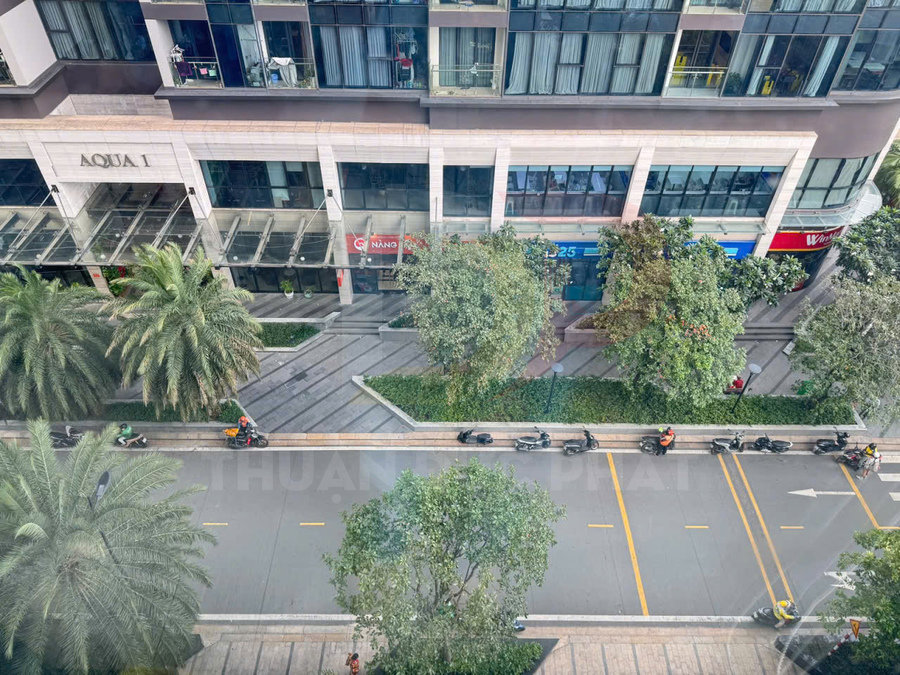 Cho thuê căn hộ Lux 6 Vinhomes Golden River 3 phòng ngủ, diện tích 126,4 mét vuông, giá 55 triệu đồng