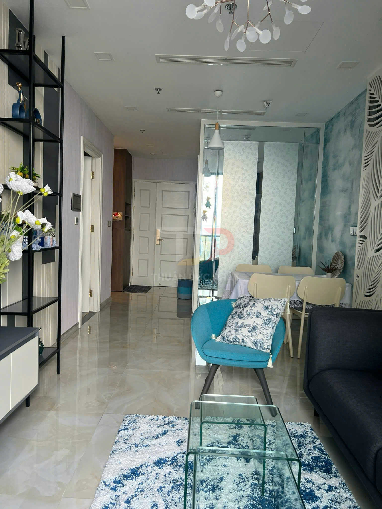 Bán Căn Hộ Vinhomes Golden River Aqua 1 1 Phòng Ngủ 48,7 Mét Vuông View Sông Thành Phố Full Nội Thất Giá 10,2 Tỷ
