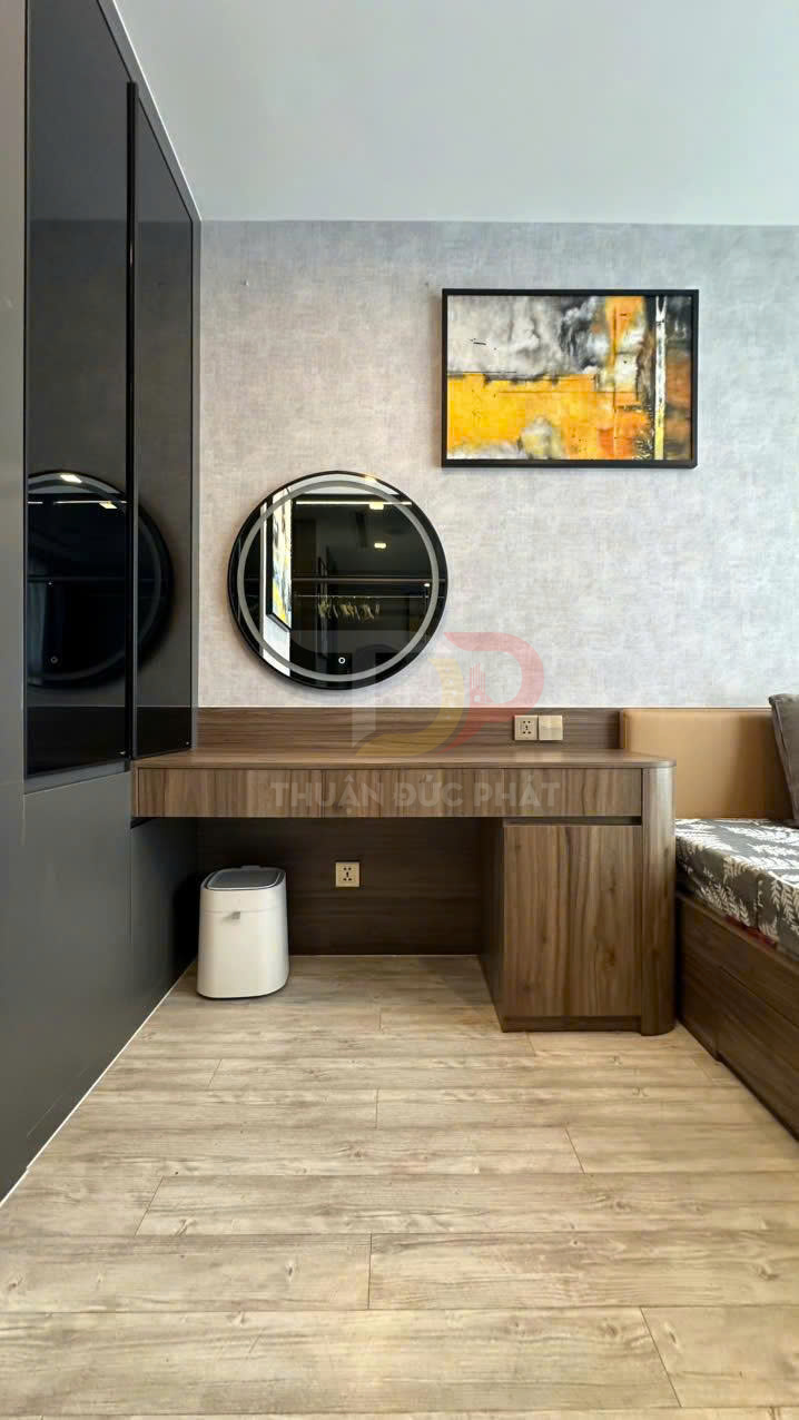 Cho thuê căn hộ Vinhomes Golden River Aqua 2 diện tích 72 mét vuông, 2 phòng ngủ, nội thất đầy đủ, view thành phố và Landmark 81