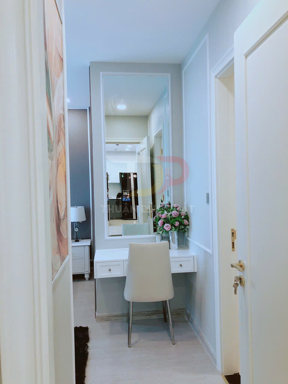 Bán căn hộ Vinhomes Golden River Aqua 2 full nội thất view Landmark 81 2 phòng ngủ giá 14 tỷ sổ hồng trao tay