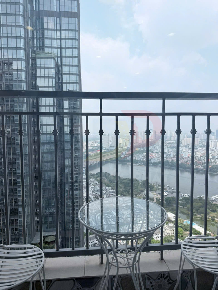 Bán căn hộ 2 phòng ngủ Landmark 2 Vinhomes Central Park 83,8m2 giá 15,5 tỷ, nhà trống có sổ
