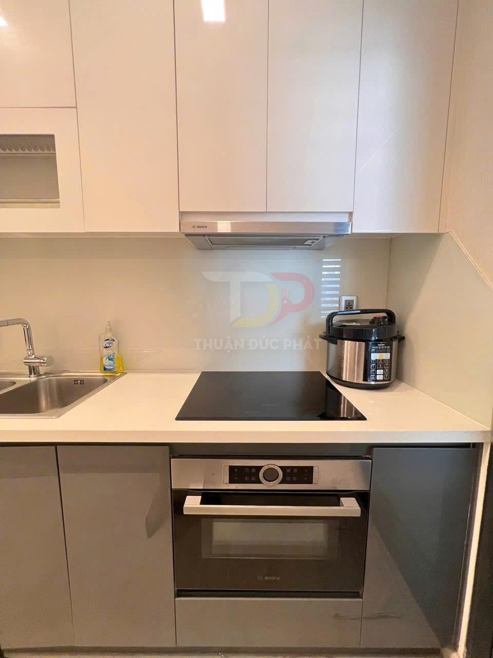 Bán Căn Hộ Aqua 1 Vinhomes Golden River 2 Phòng Ngủ 83,2 Mét Vuông Full Nội Thất View Nội Khu Xéo Sông Landmark 81 Giá 19 Tỷ