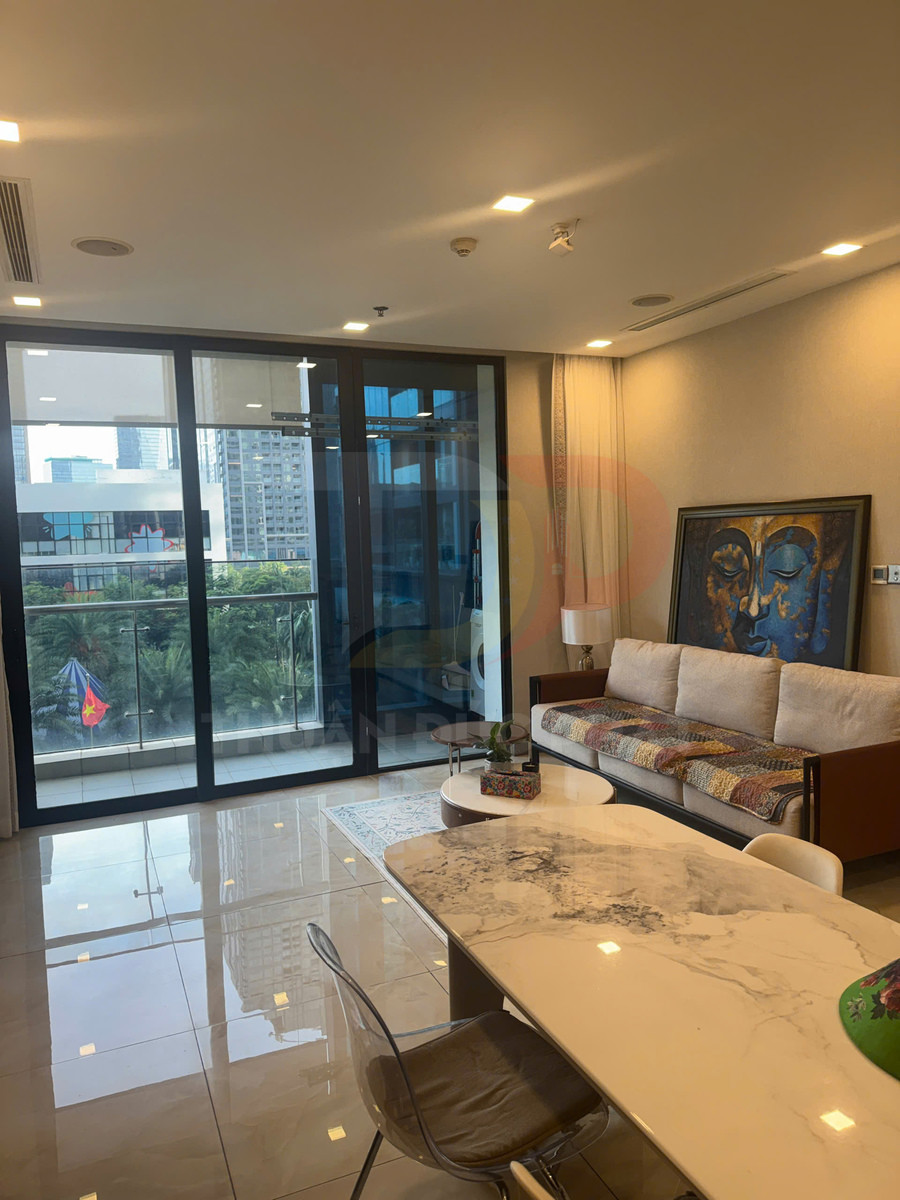 Cho thuê căn hộ Vinhomes Golden River Aqua 3 diện tích 78,5 mét vuông, 2 phòng ngủ, nội thất cao cấp giá 32 triệu
