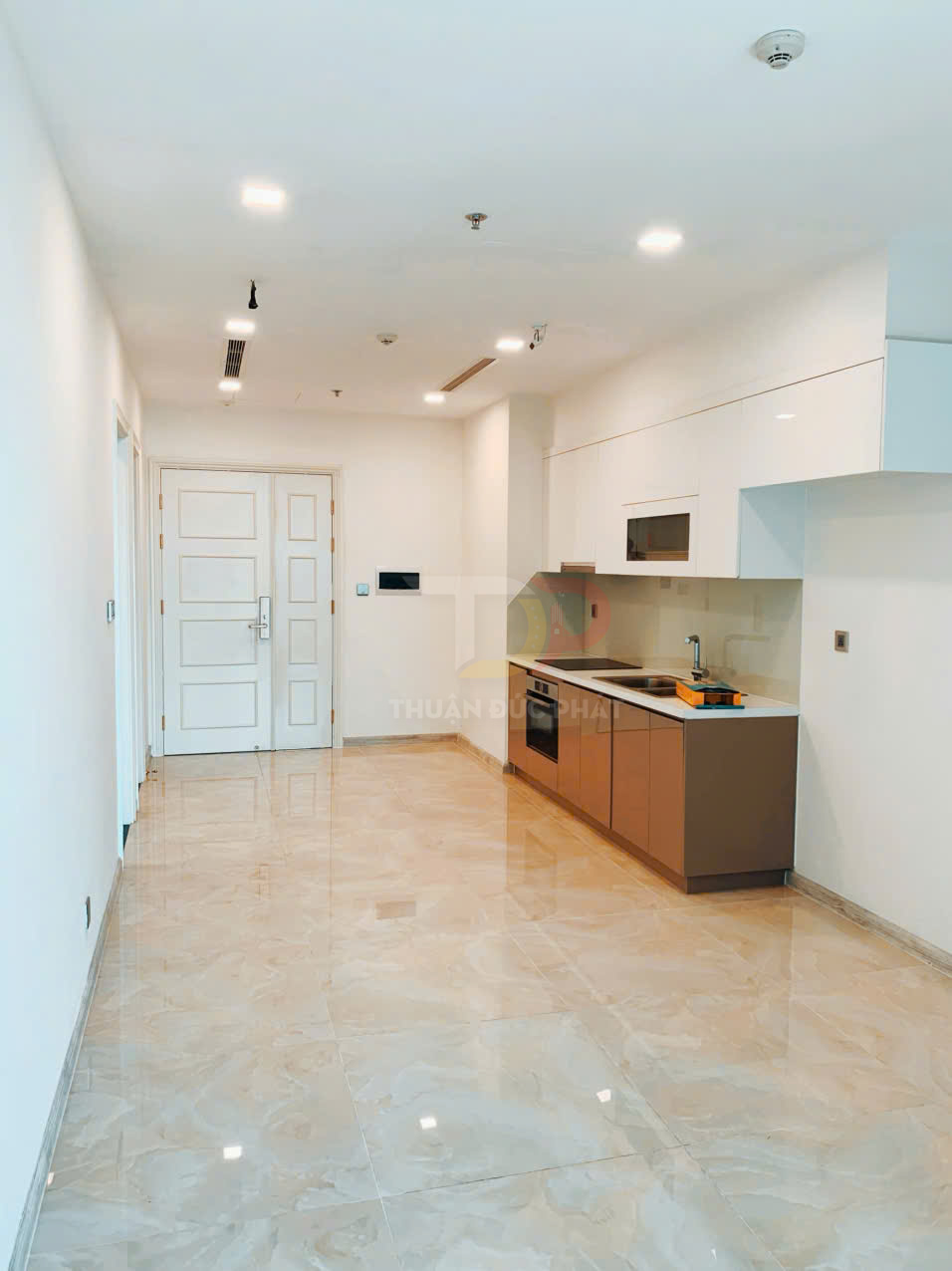 Bán căn hộ Vinhomes Golden River Aqua 2 view sông và Bitexco diện tích 49.5m2 giá 12.5 tỷ phù hợp đầu tư và ở lâu dài