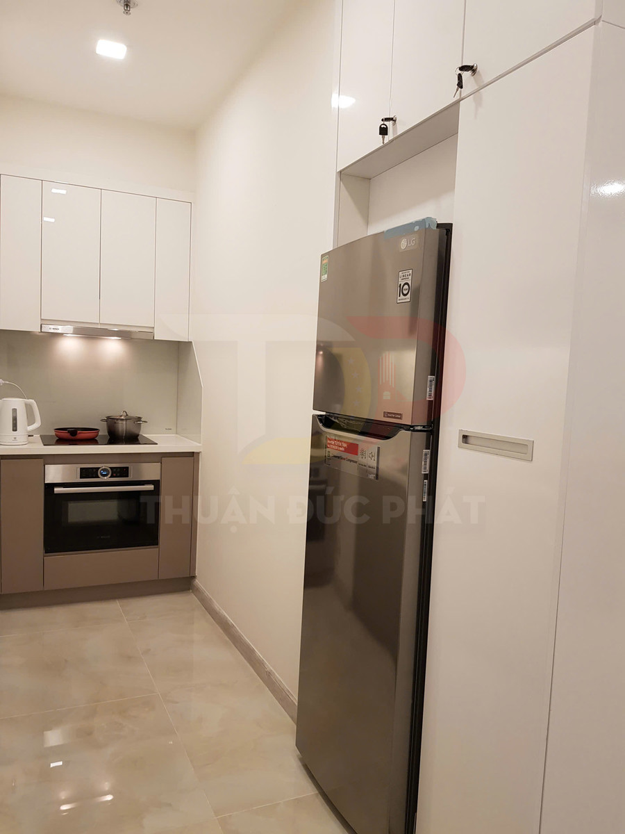 Cho thuê căn hộ Vinhomes Golden River Aqua 1 một phòng ngủ 60 mét vuông full nội thất view xéo sông và Thảo Cầm Viên