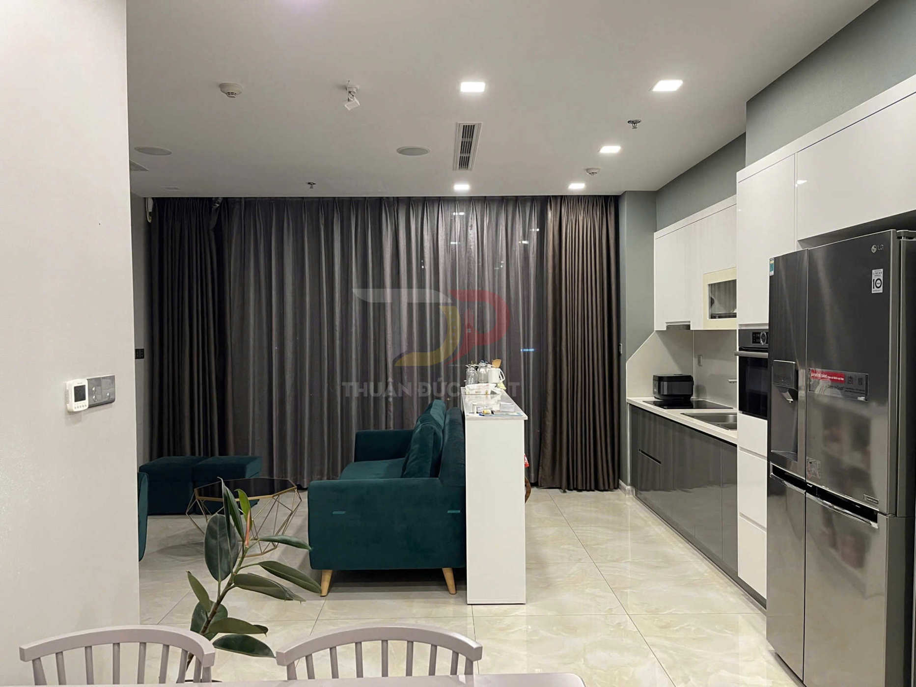 Cho thuê căn hộ Aqua 3 Vinhomes Golden River 2 phòng ngủ full nội thất view Landmark 81 giá tốt nhất thị trường