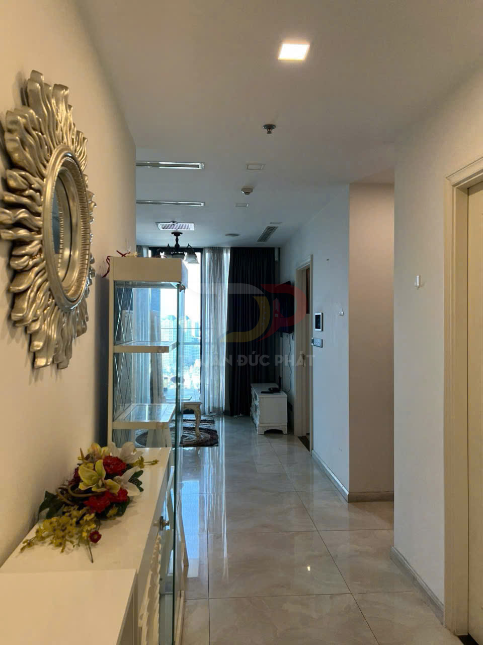 Cho Thuê Căn Hộ Vinhomes Golden River 2 Phòng Ngủ Đầy Đủ Nội Thất Tòa Aqua 3 Tầm Nhìn Landmark 81