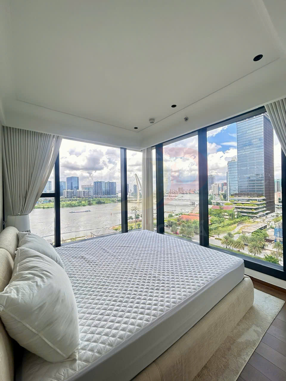 Cho thuê căn hộ Grand Marina Saigon tòa Sea 2 phòng ngủ 92 mét vuông view sông giá 80 triệu đồng