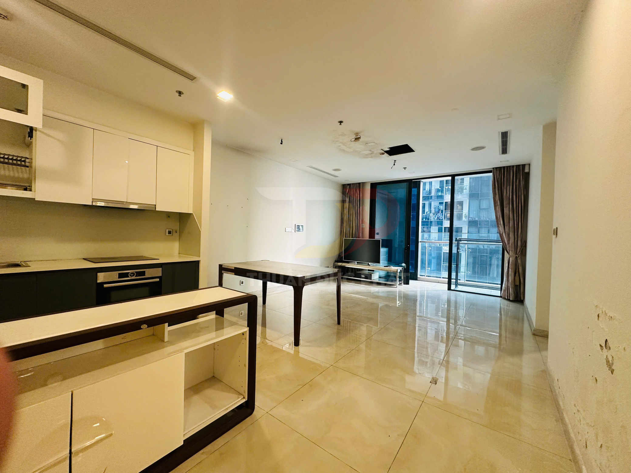 Cho thuê căn hộ Vinhomes Golden River Aqua 1 2 phòng ngủ 84 mét vuông view xéo sông Thảo Cầm Viên giá 39 triệu bao thuế