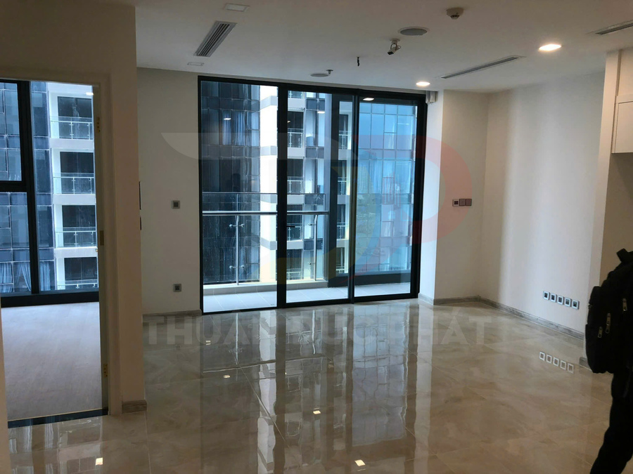 Cho thuê căn hộ Lux 6 Vinhomes Golden River 77,5 mét vuông, 2 phòng ngủ, giá 28 triệu mỗi tháng