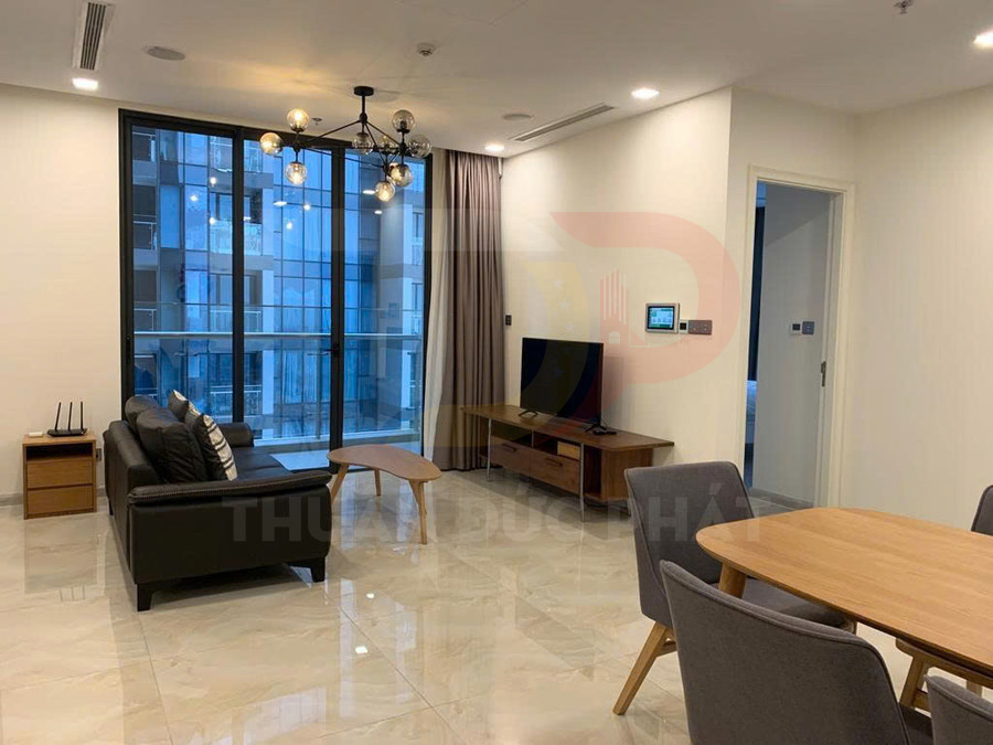 Cho Thuê Căn Hộ Vinhomes Golden River Tòa Aqua 2 Khu Vực Trung Tâm Diện Tích 98.9 Mét Vuông Tầm Nhìn Thành Phố