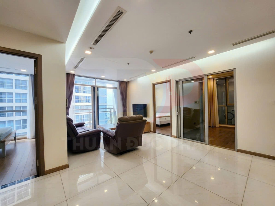Bán căn hộ Park 4 Vinhomes Central Park 3 phòng ngủ cộng 1, diện tích 117 mét vuông, giá 17,8 tỷ đồng trọn gói