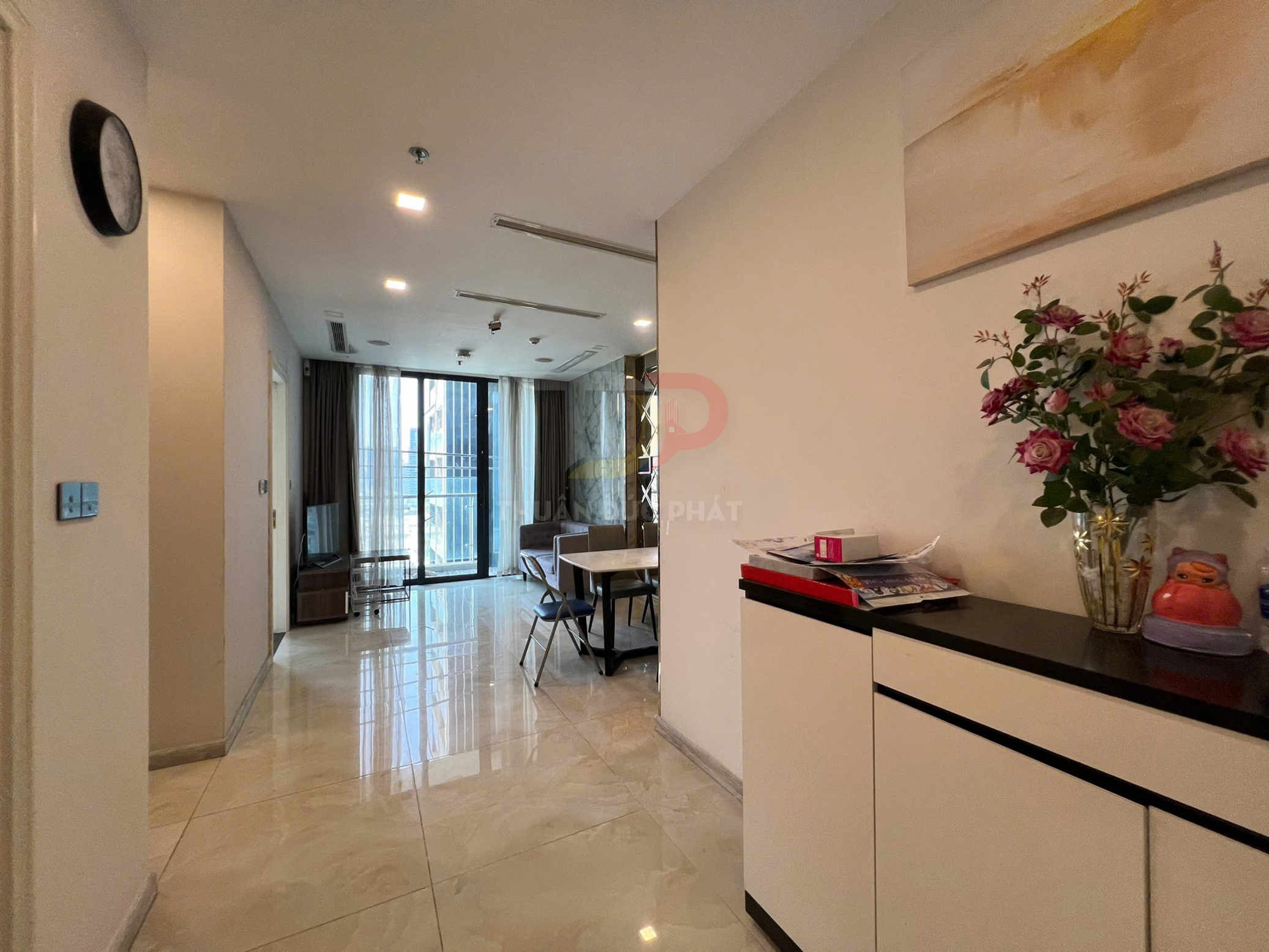 Cho Thuê Căn Hộ Vinhomes Golden River Aqua 4 2 Phòng Ngủ Full Nội Thất View Sông Bitexco Layout Dọc Giá 26 Triệu NET