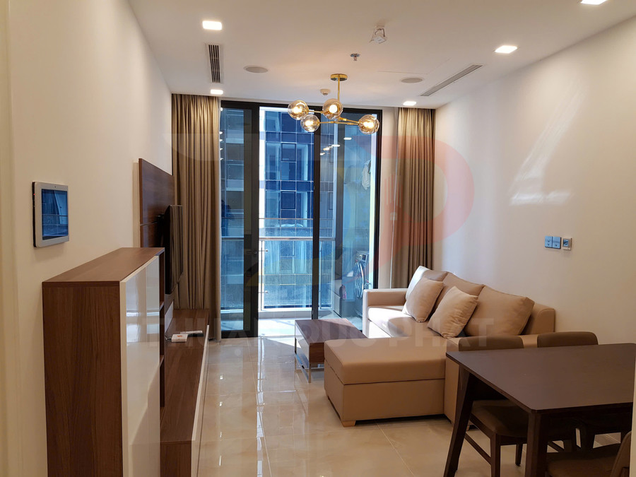 Cho thuê căn hộ Vinhomes Golden River Aqua 1 một phòng ngủ 60 mét vuông full nội thất view xéo sông và Thảo Cầm Viên