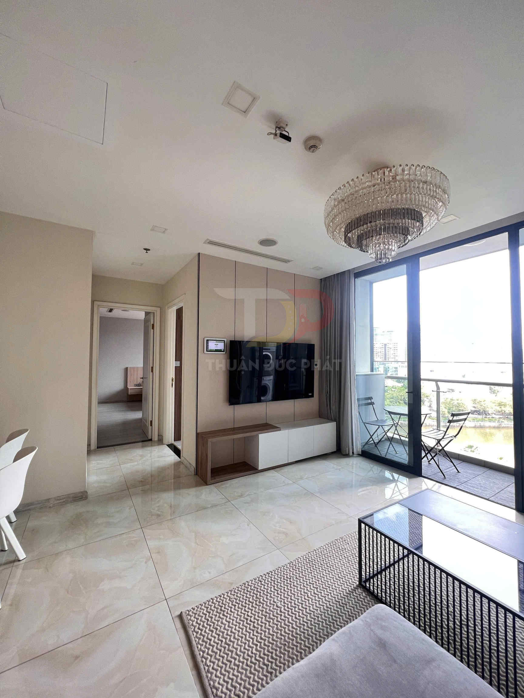 Bán Căn Hộ Aqua 1 Vinhomes Golden River 2 Phòng Ngủ 83,2 Mét Vuông Full Nội Thất View Nội Khu Xéo Sông Landmark 81 Giá 19 Tỷ