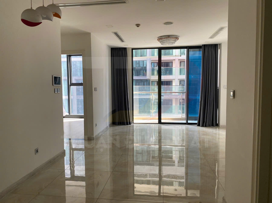 Cho thuê căn hộ Vinhomes Golden River Lux 6 hai phòng ngủ 77,4 mét vuông giá 26 triệu đồng