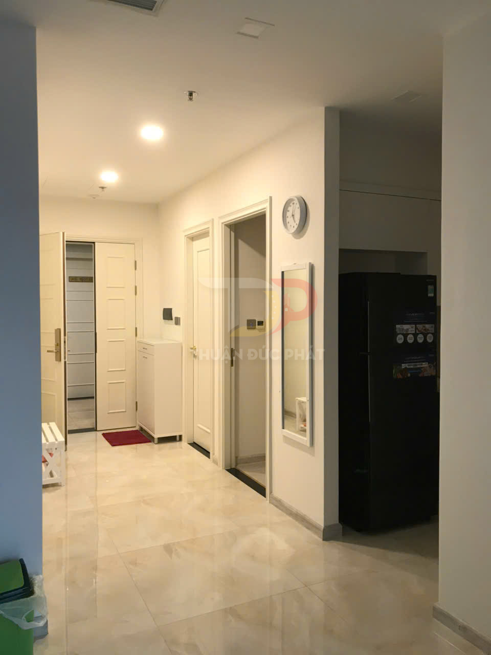 Cho thuê căn hộ Vinhomes Golden River Aqua 3 full nội thất 1 phòng ngủ giá 33 triệu NET view nội khu