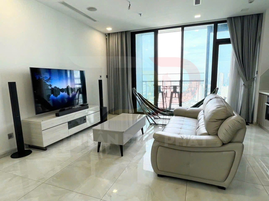 Bán căn hộ Vinhomes Golden River Aqua 1 diện tích 105 mét vuông, 3 phòng ngủ, view sông và Landmark 81, giá 24,5 tỷ đồng