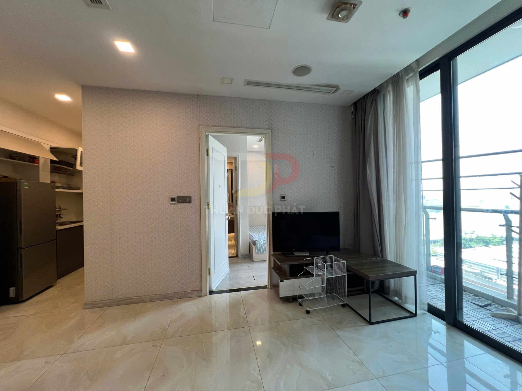 Cho Thuê Căn Hộ Vinhomes Golden River Aqua 4 2 Phòng Ngủ Full Nội Thất View Sông Bitexco Layout Dọc Giá 26 Triệu NET