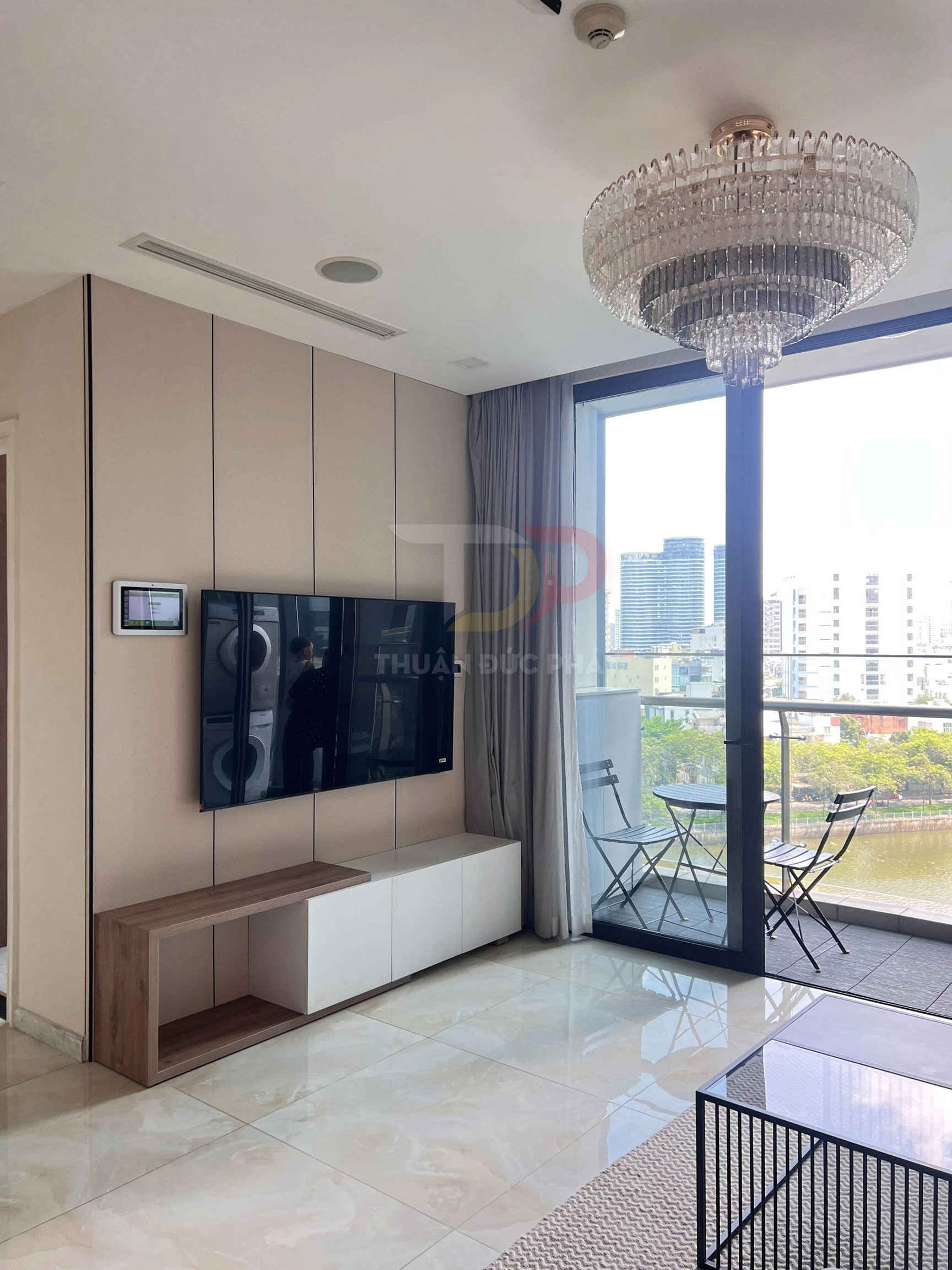 Bán Căn Hộ Aqua 1 Vinhomes Golden River 2 Phòng Ngủ 83,2 Mét Vuông Full Nội Thất View Nội Khu Xéo Sông Landmark 81 Giá 19 Tỷ