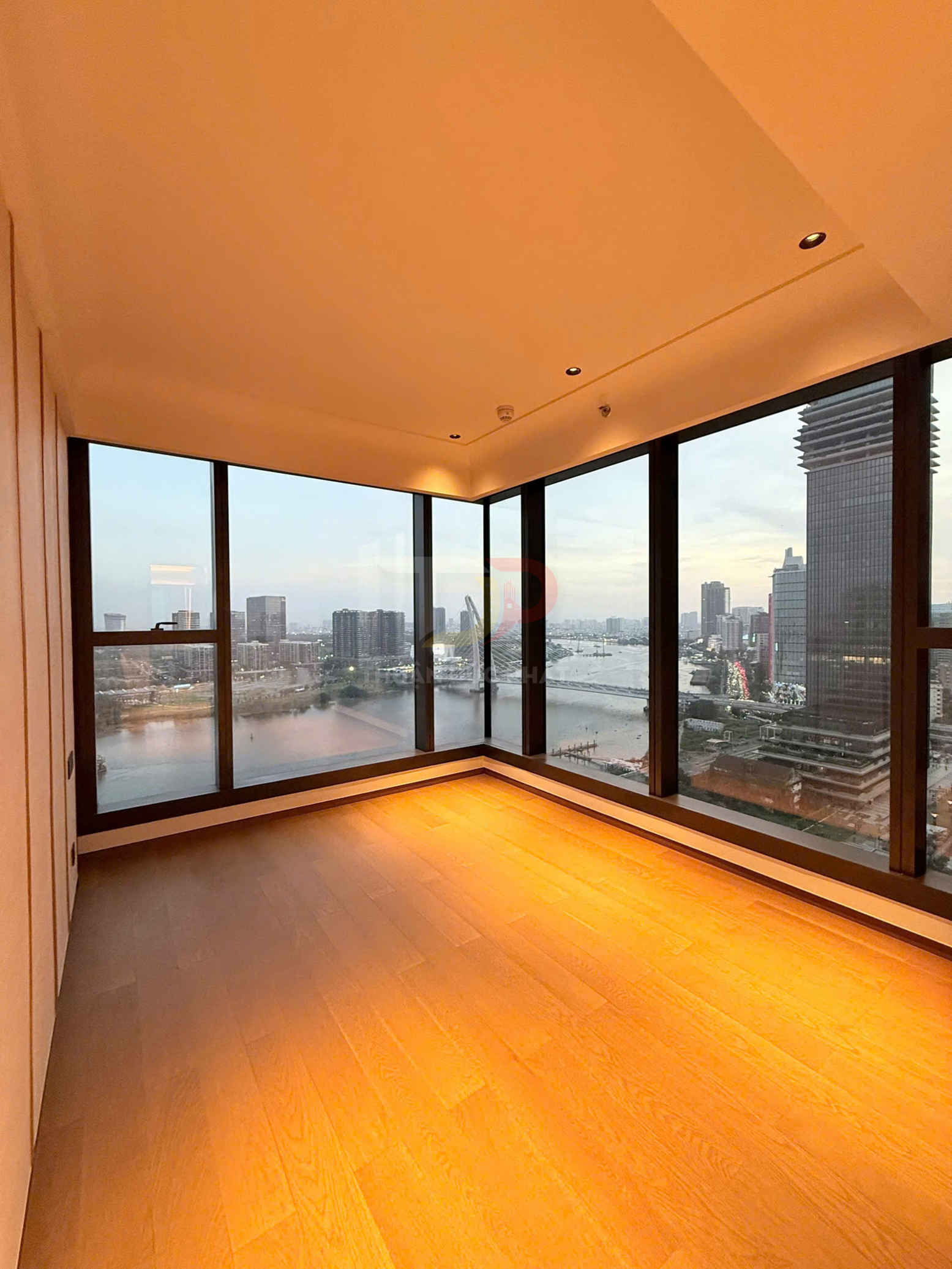 Bán căn hộ Grand Marina Saigon 2 phòng ngủ 2 phòng vệ sinh view trực diện sông Sài Gòn diện tích 90m2 giá bán 45 tỷ
