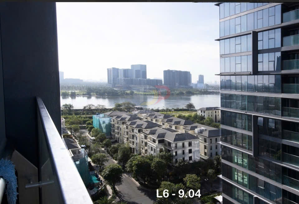 Bán căn hộ Lux 6 Vinhomes Golden River 2 phòng ngủ full nội thất view xéo sông và Thảo Cầm Viên
