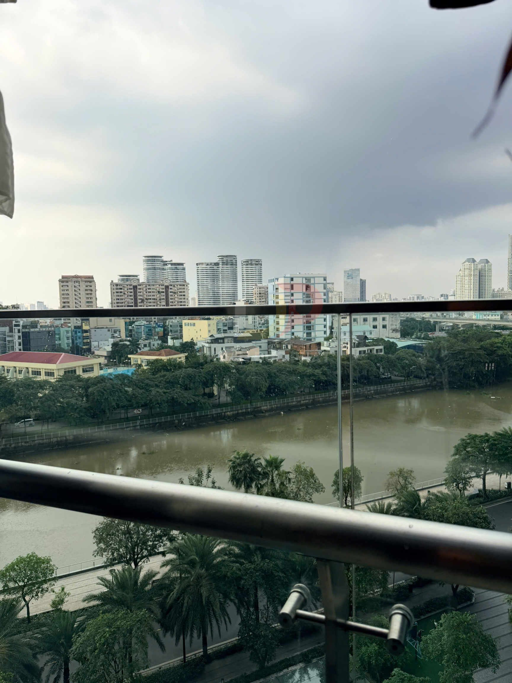 Bán Căn Hộ Vinhomes Golden River Tòa Aqua 1 Diện Tích 48,7 m2 View Sông Sài Gòn Tuyệt Đẹp