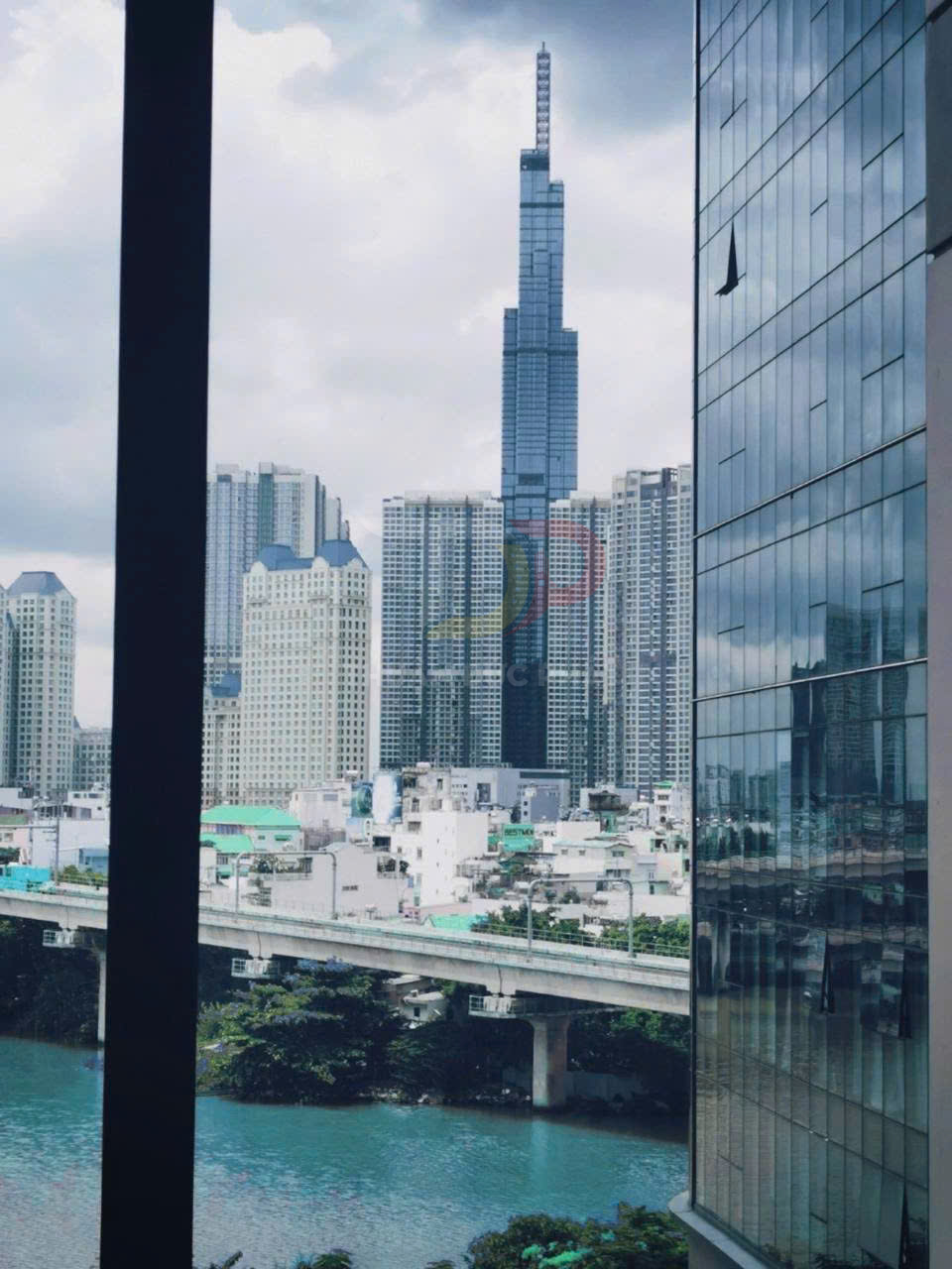 Bán Căn Hộ Vinhomes Golden River Tòa Aqua 3 Diện Tích 51m2 Tầm Nhìn Sông Sài Gòn Và Landmark 81