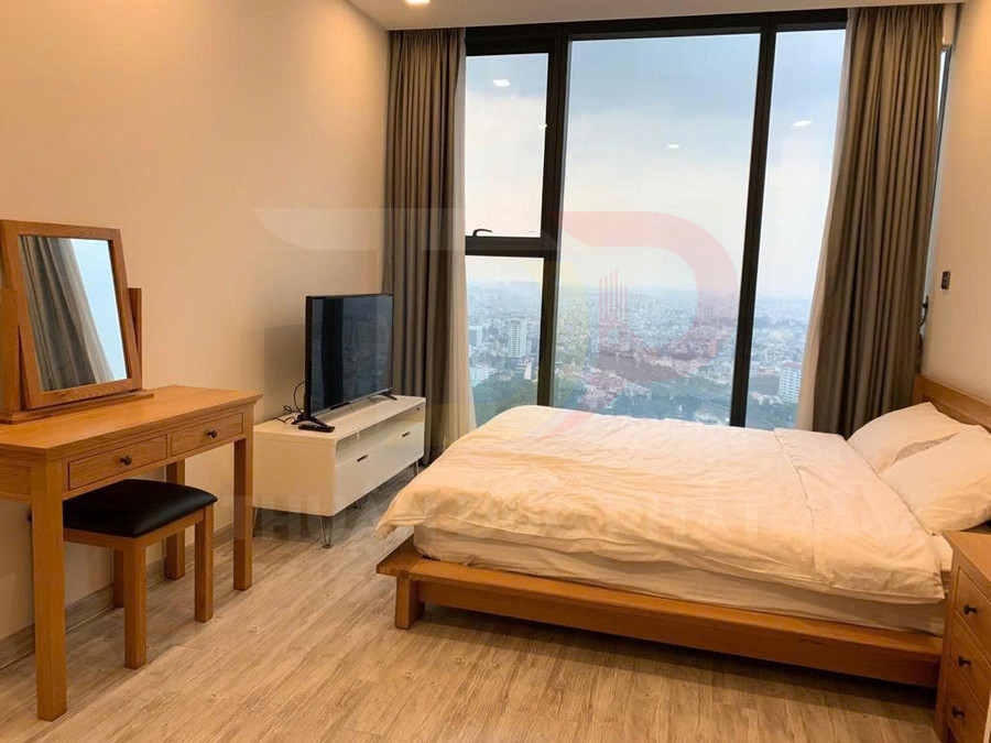 Cho Thuê Căn Hộ Vinhomes Golden River Tòa Aqua 2 Khu Vực Trung Tâm Diện Tích 98.9 Mét Vuông Tầm Nhìn Thành Phố