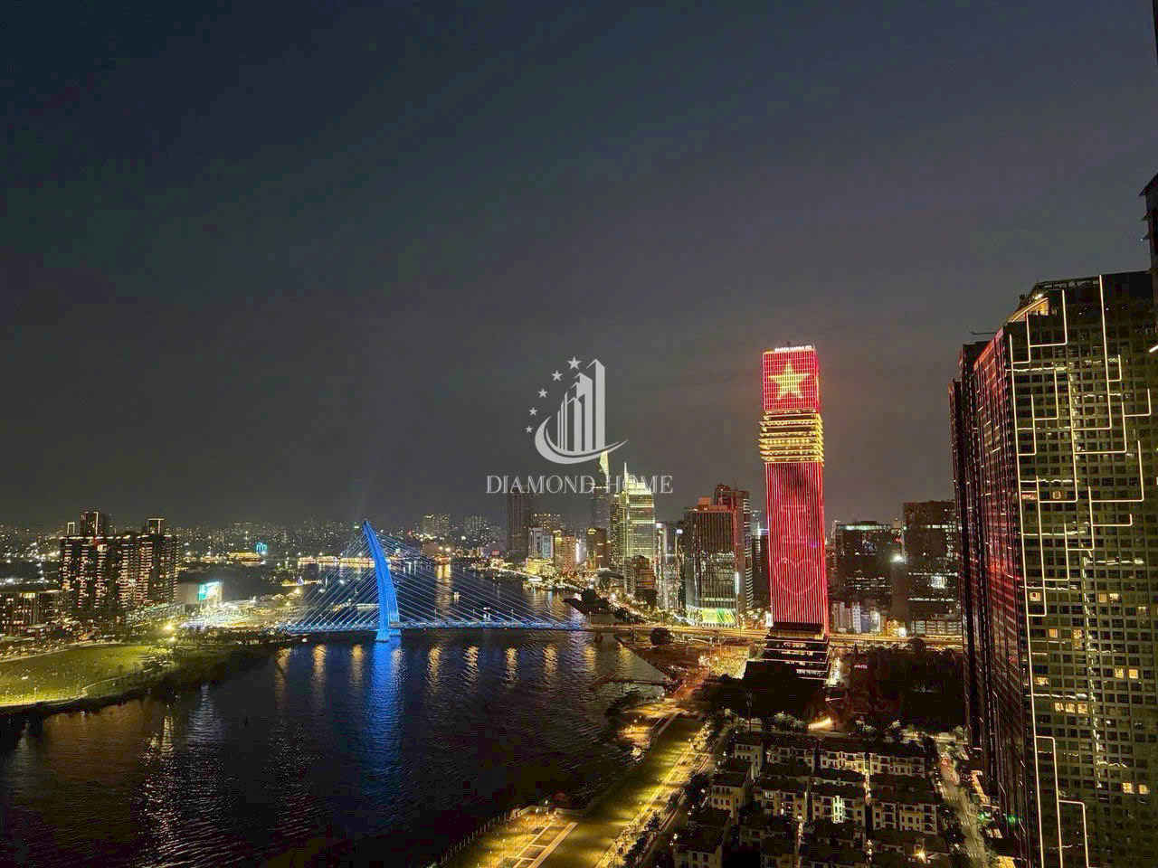 Cho thuê căn hộ Vinhomes Golden River Aqua 3 2 phòng ngủ 2 phòng tắm full nội thất view Bitexco diện tích 78,5 m2 giá 1700 USD net