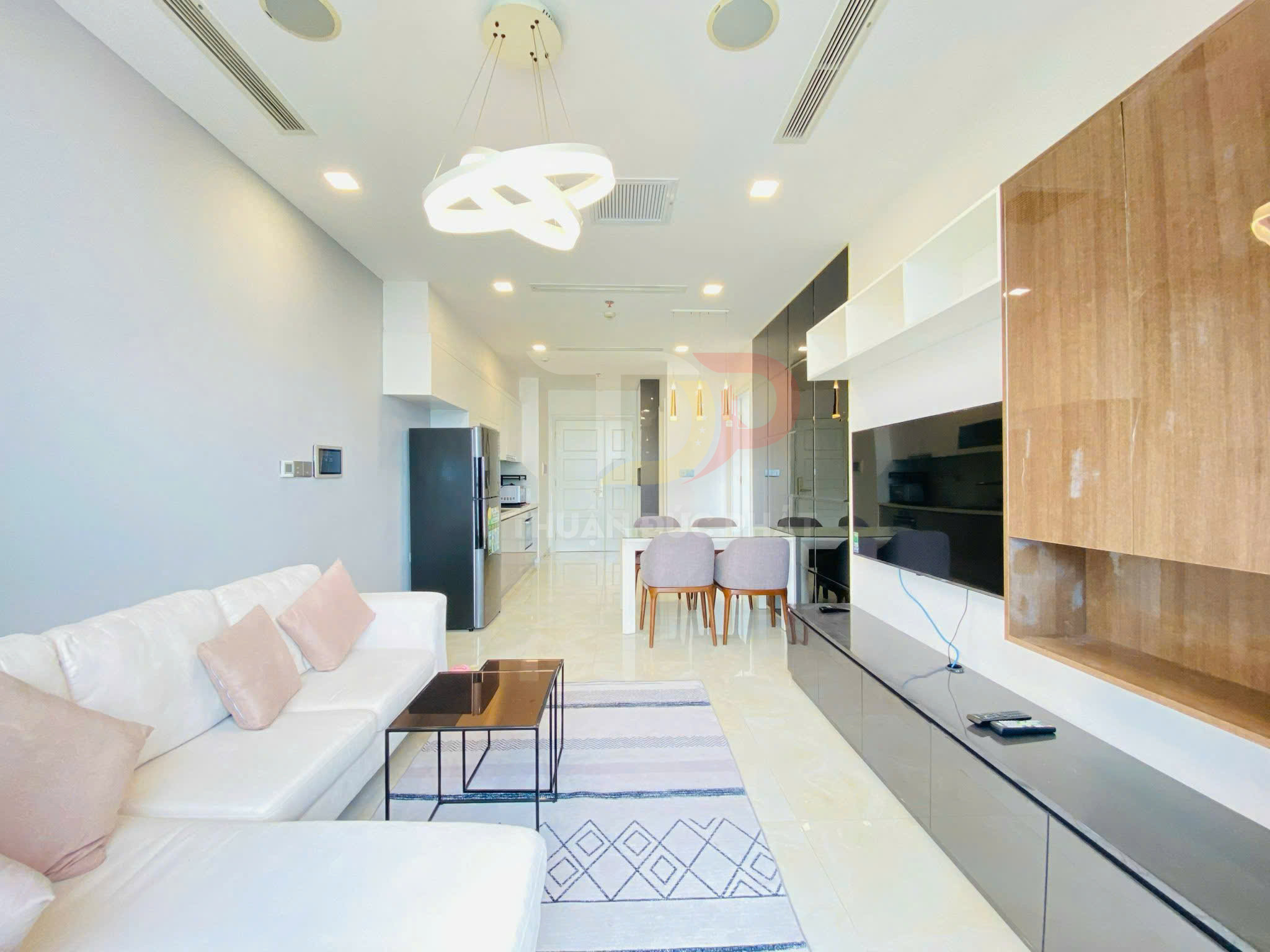 Bán căn hộ 1 phòng ngủ Aqua 4 Vinhomes Golden River full nội thất view Landmark 81 giá 10,5 tỷ
