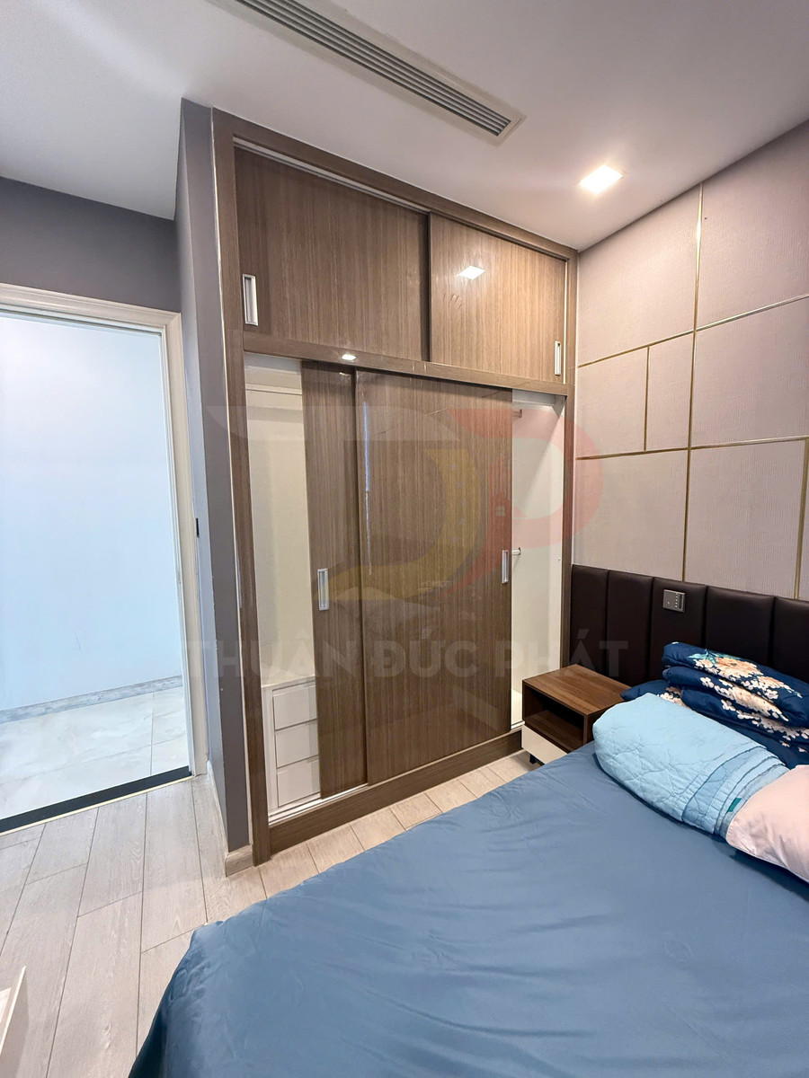 Thuê căn hộ Vinhomes Golden River Aqua 1 3 phòng ngủ view trực diện sông, thành phố và Bitexco, full nội thất đẹp giá 50 triệu Net