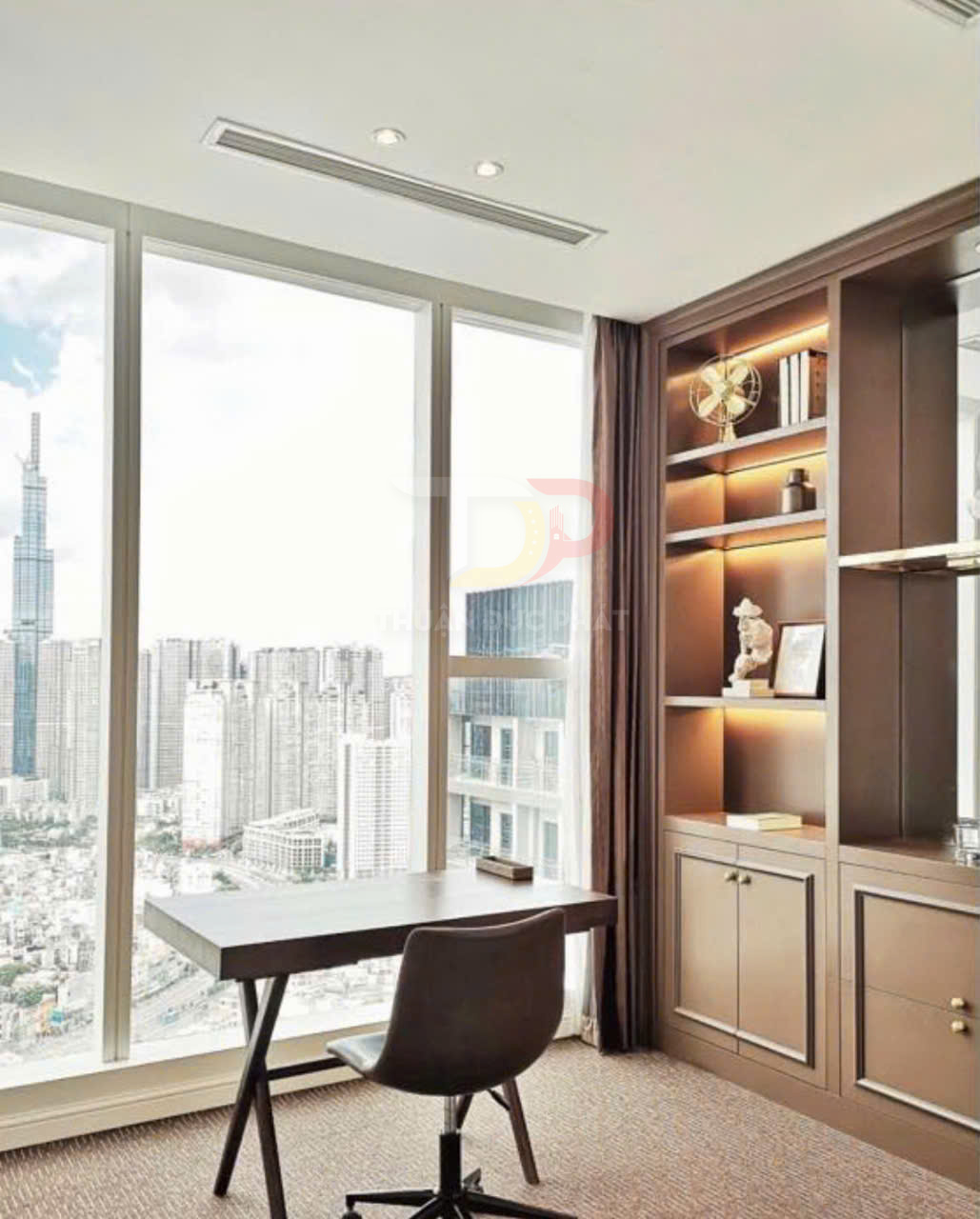 Cho thuê căn hộ Vinhomes Golden River Aqua 3 2 phòng ngủ 72 m2 full nội thất view thành phố Landmark 81 giá 42 triệu bao thuế, trống sẵn ngày 01/04/2026