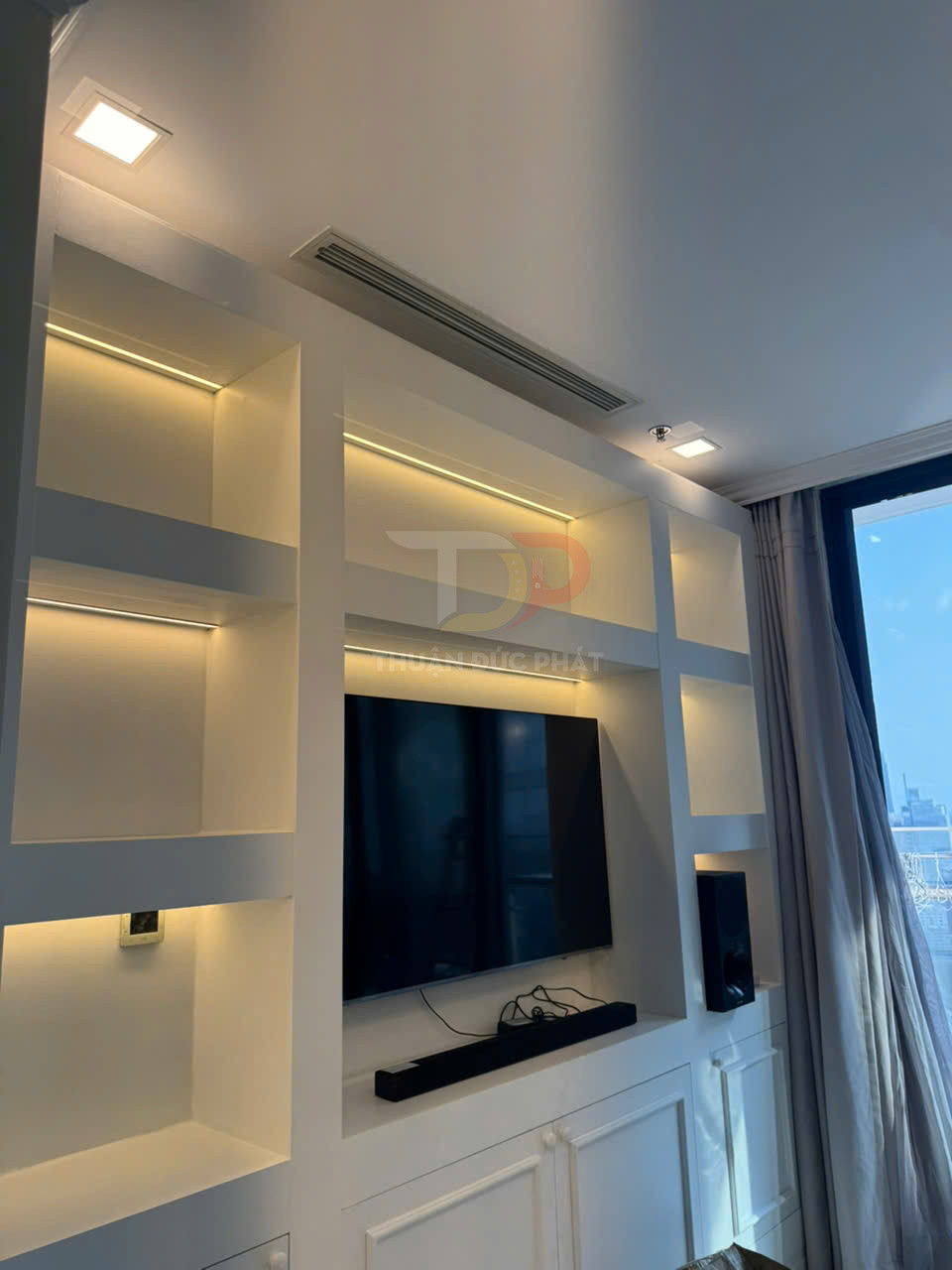 Cho Thuê Căn Hộ Aqua 2 Vinhomes Golden River Hai Phòng Ngủ Full Nội Thất Mới View Sông Và Bitexco Trực Diện
