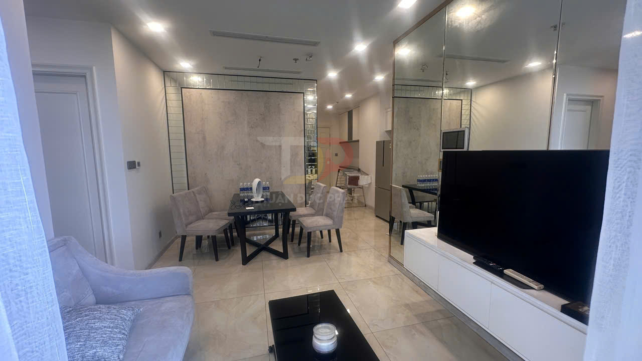 Bán căn hộ Vinhomes Golden River Aqua 1 diện tích 74m2, 2 phòng ngủ, full nội thất, view nội khu xéo sông và thành phố