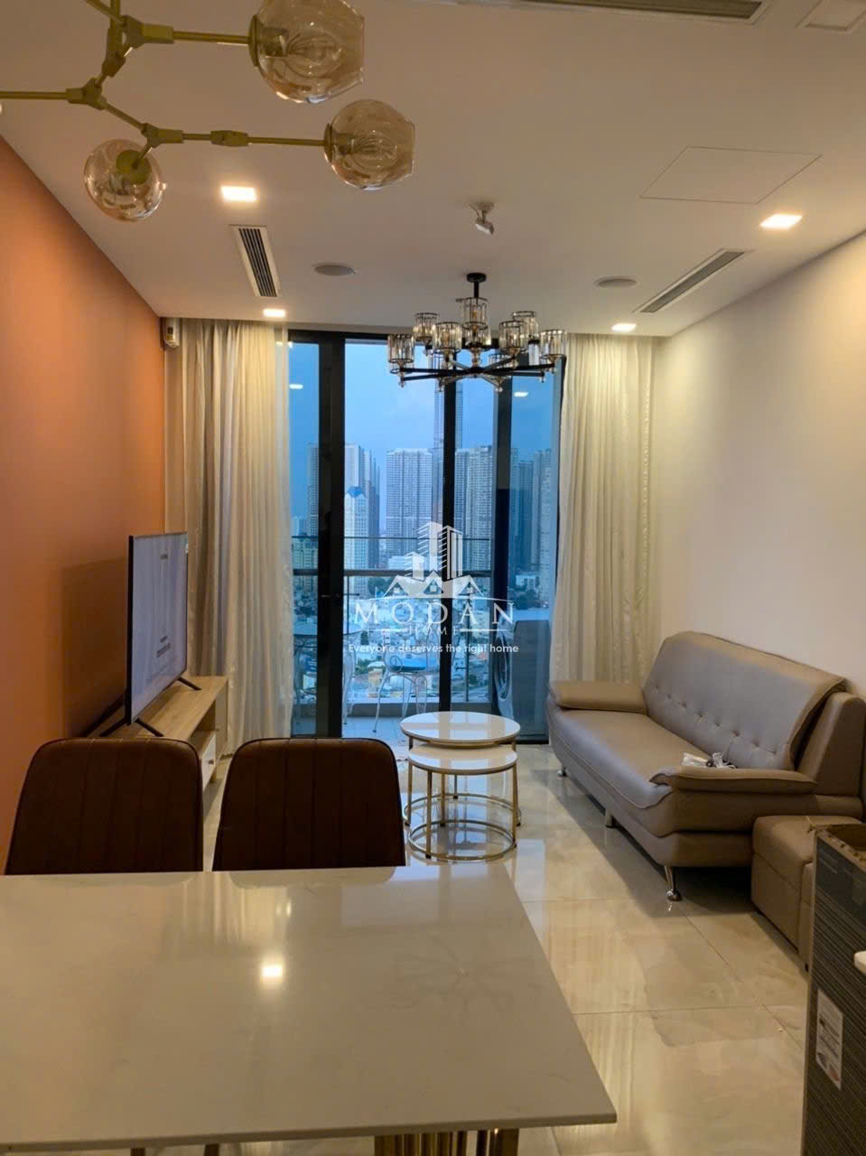 Cho Thuê Căn Hộ Aqua 4 Vinhomes Golden River 1 Phòng Ngủ Full Nội Thất View Sông Landmark 81 Giá 23 Triệu NET
