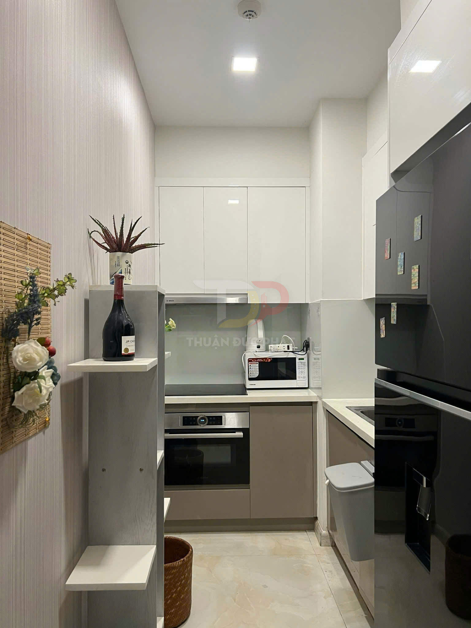 Bán Căn Hộ Vinhomes Golden River Aqua 1 1 Phòng Ngủ 48,7 Mét Vuông View Sông Thành Phố Full Nội Thất Giá 10,2 Tỷ