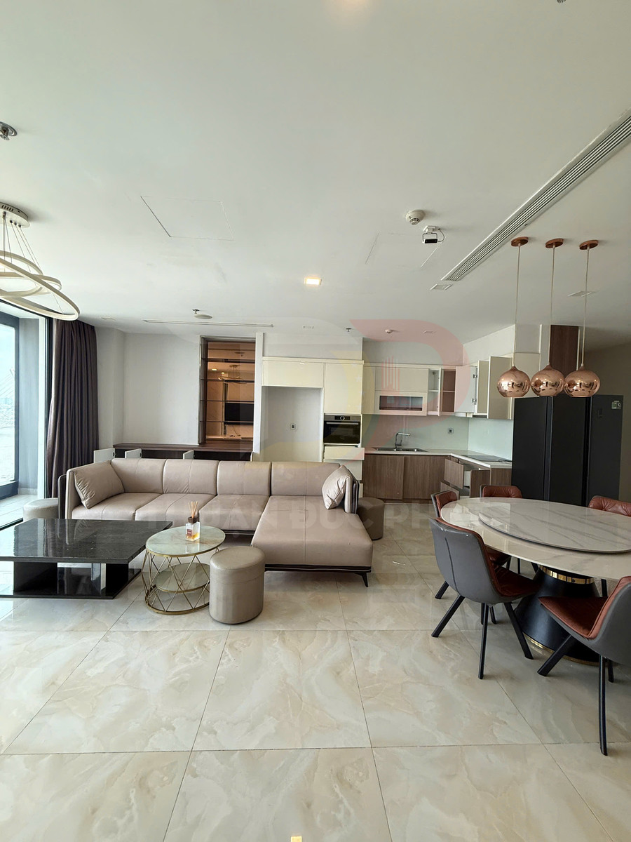 Thuê căn hộ Vinhomes Golden River Aqua 1 3 phòng ngủ view trực diện sông, thành phố và Bitexco, full nội thất đẹp giá 50 triệu Net