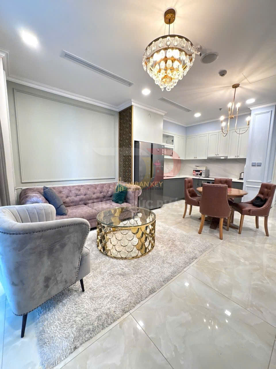Cho Thuê Căn Hộ Vinhomes Golden River Lux 6 Hai Phòng Ngủ Full Nội Thất, View Thành Phố Và Nội Khu A1, Giá 33 Triệu Đồng