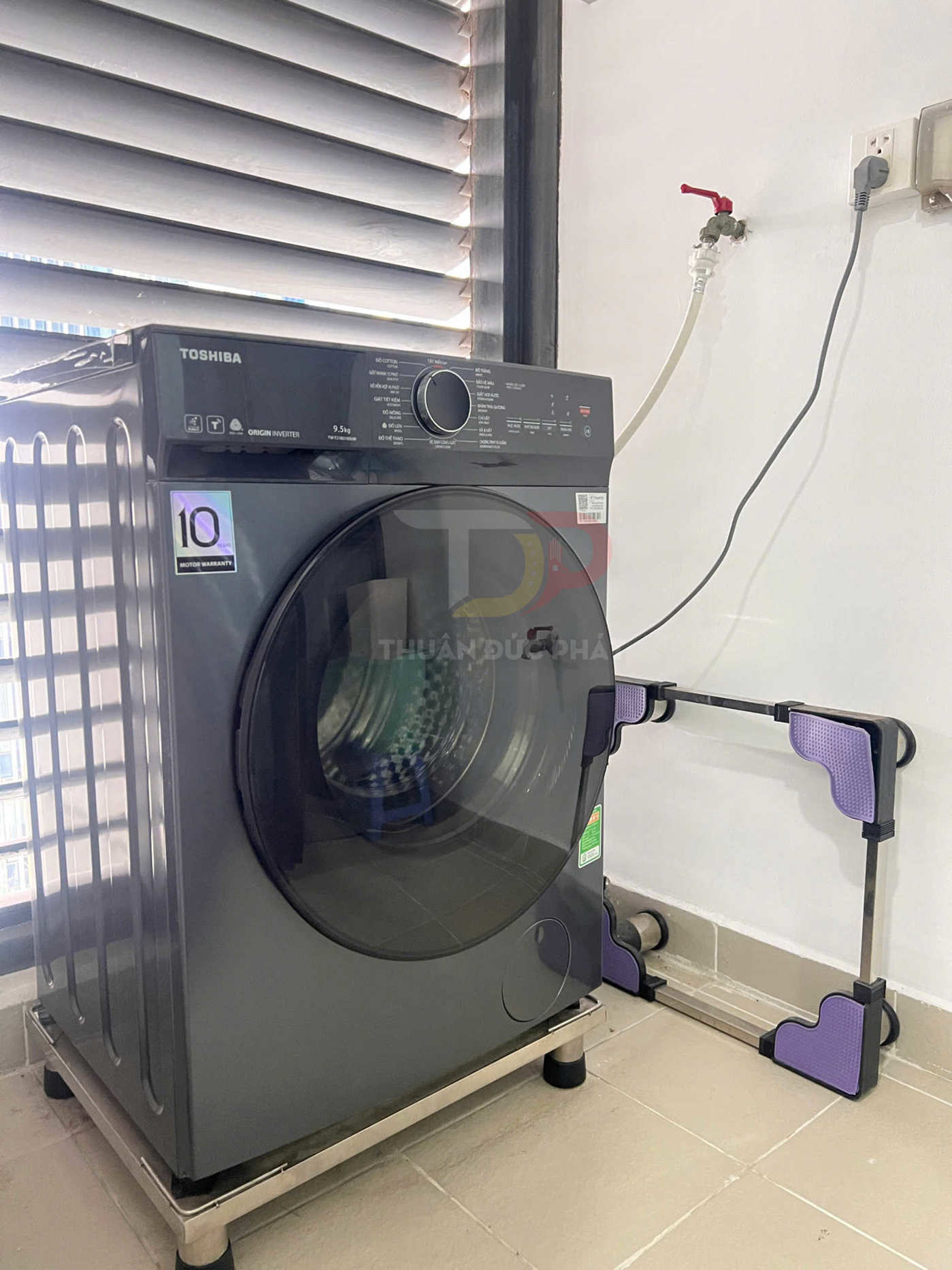 Bán căn hộ Vinhomes Golden River Aqua 2 full nội thất 2 phòng ngủ view Landmark 81 giá 11.5 tỷ chi tiết đầy đủ nhất